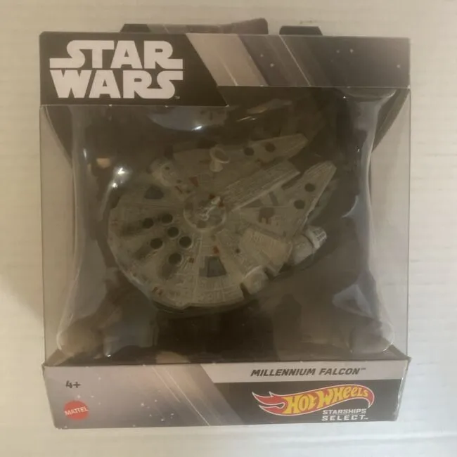 Hot Wheels Star Wars Millennium Falcon (HHR22) DieCast.