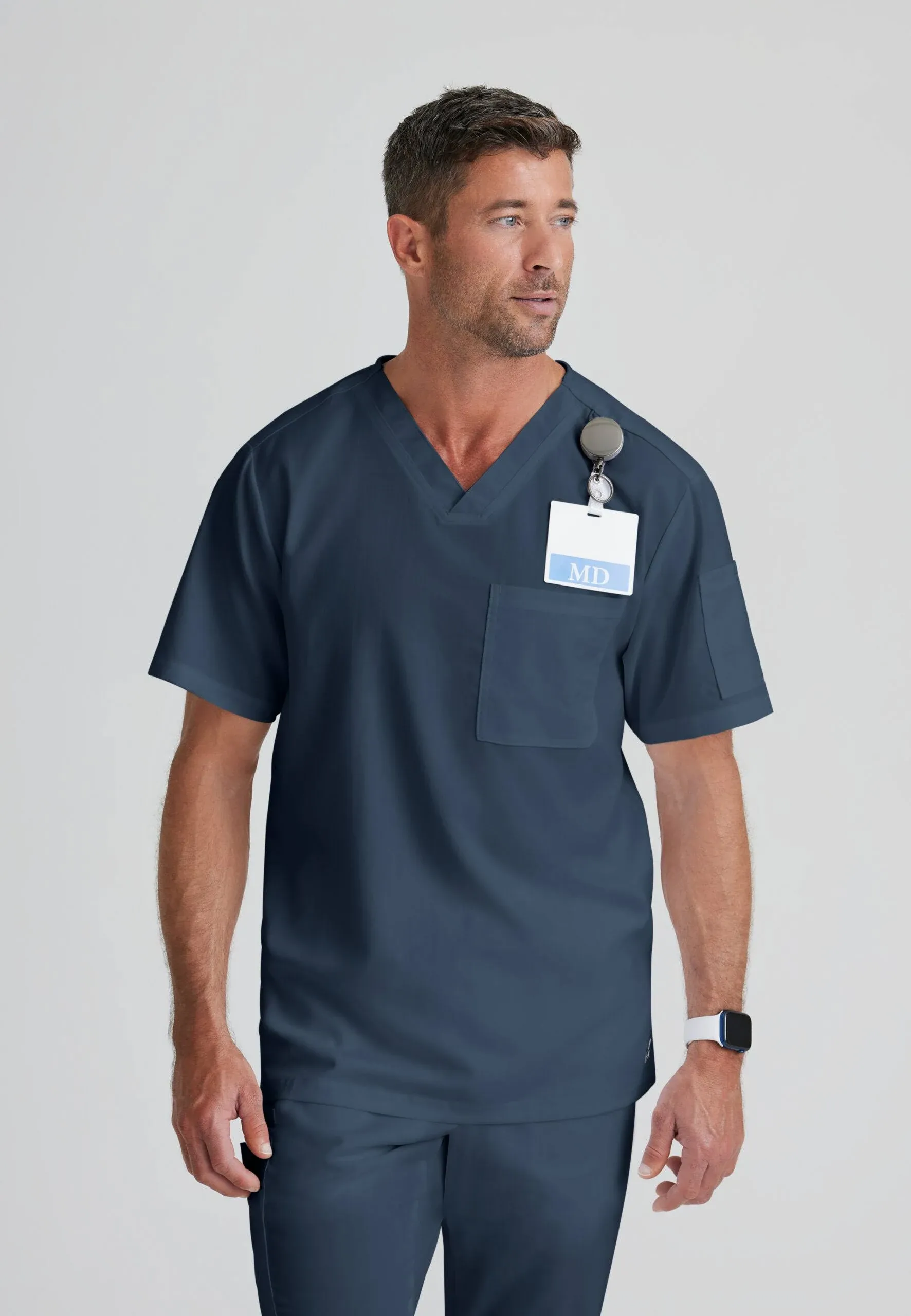 "Men's Evan Solid Scrub Top"