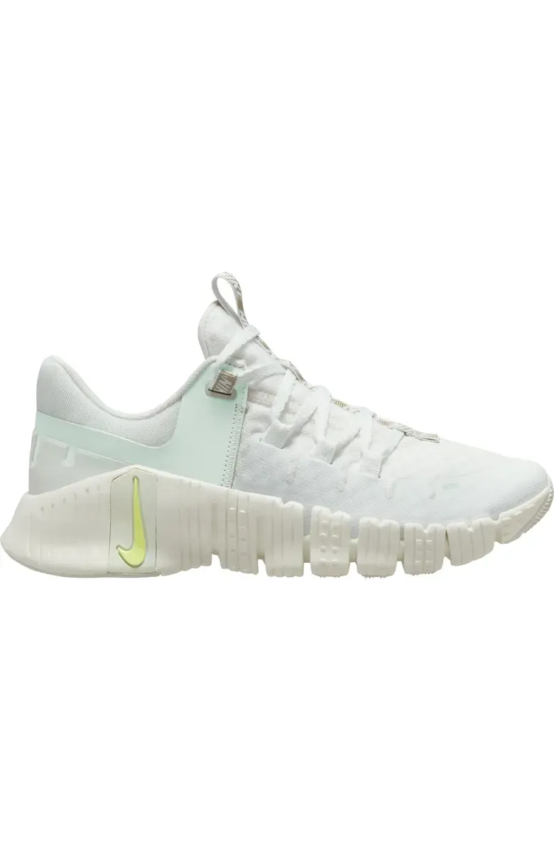 Nike Women's Free Metcon 5 Training Shoes