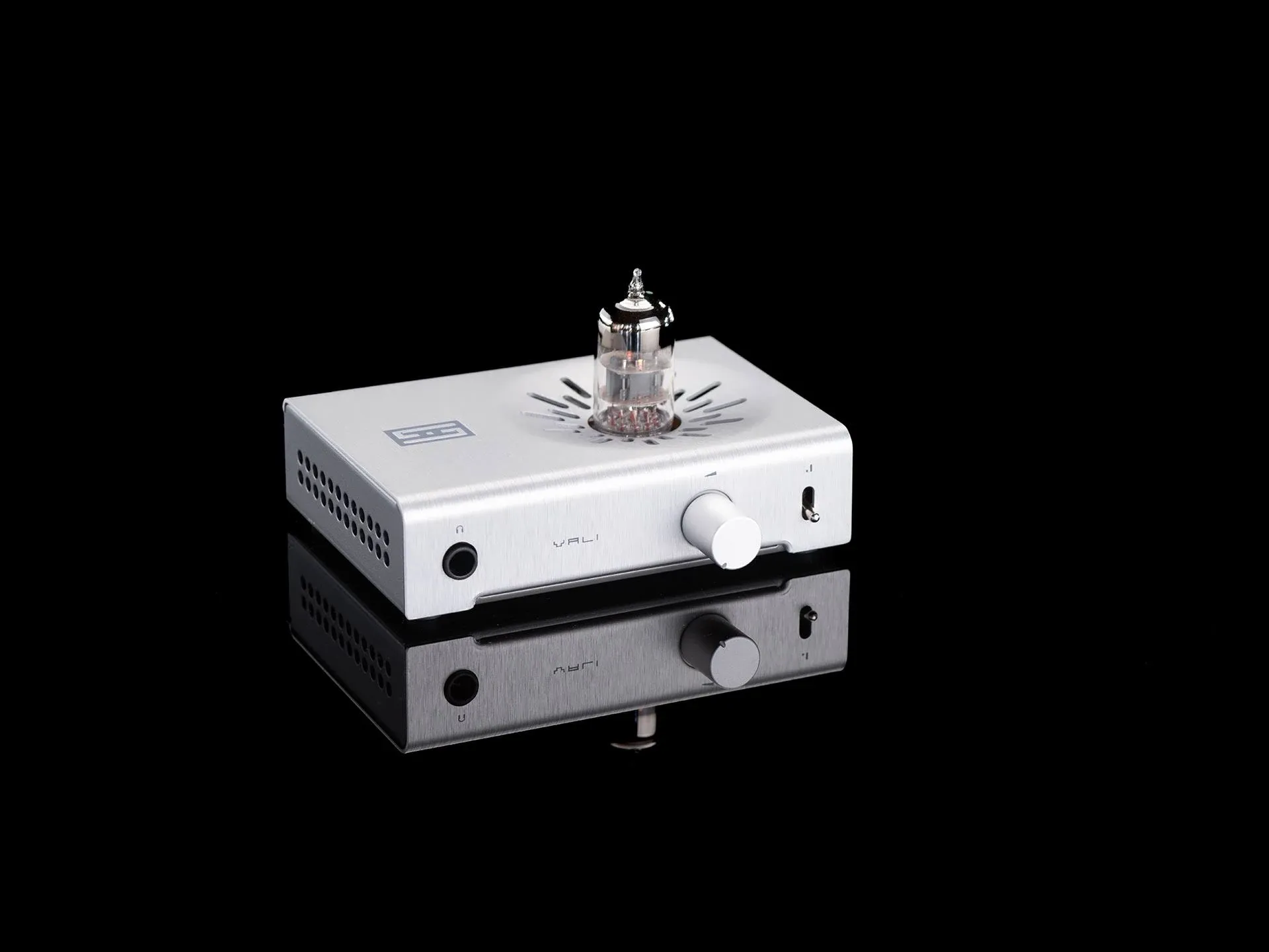 HEADPHONE AMPSSchiit Audio’s Vali 3 Hybrid Headphone Amp and Preamp Can Be Your Desktop Hi-Fi Hub