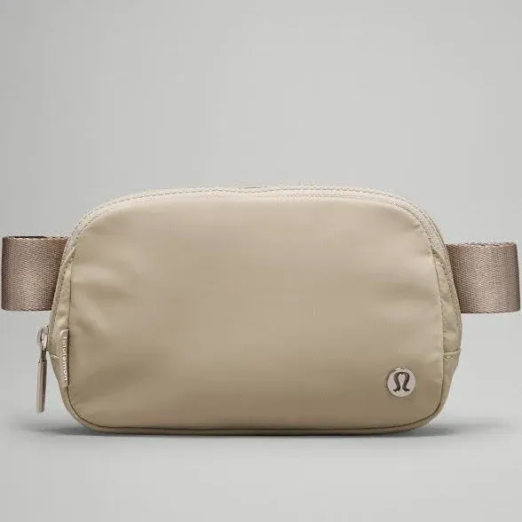 Lululemon Everywhere Belt Bag