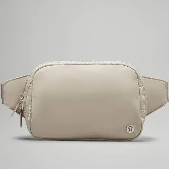 Lululemon Everywhere Belt Bag