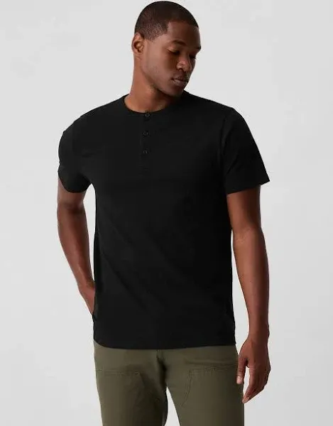 GAP Men's Short Sleeve Everyday Soft Henley