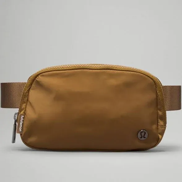 Lululemon Everywhere Belt Bag