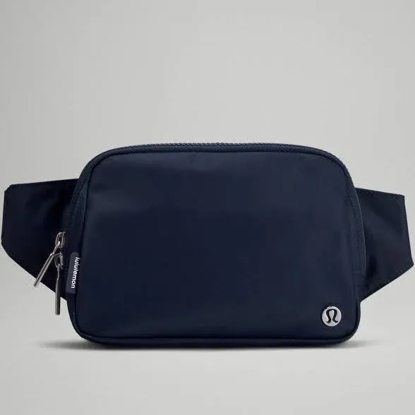 Lululemon Everywhere Belt Bag