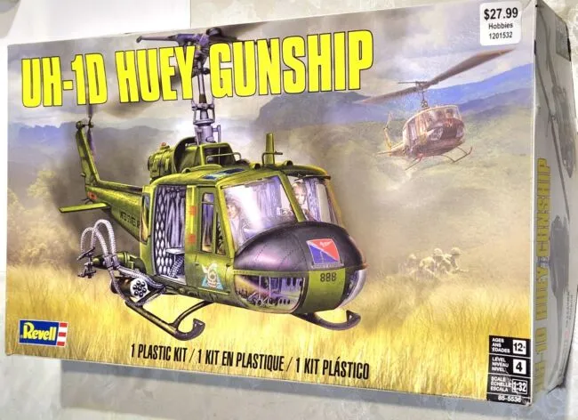 Revell UH-1D Huey Gunship 1/32