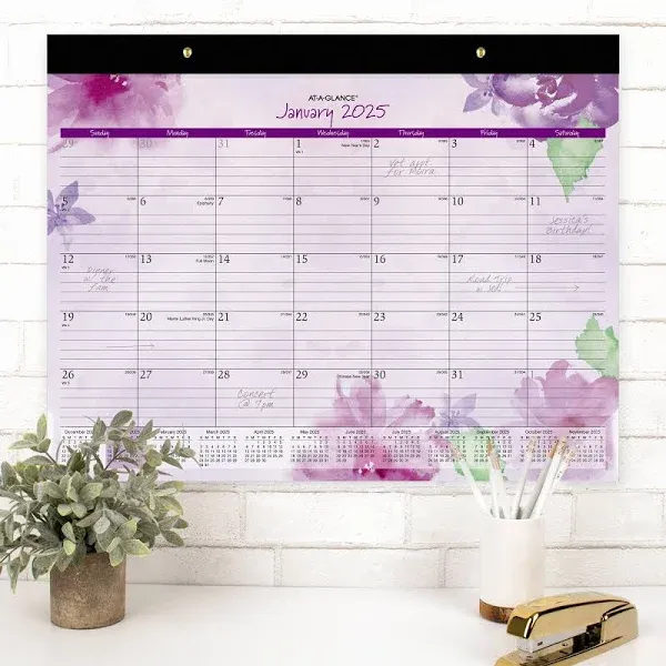 AT-A-GLANCE Beautiful Day Desk Pad Calendar