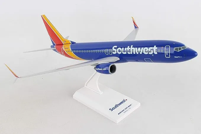 Daron Sky Marks Southwest Airlines 737-800 1/130 Scale New Livery Heart Model Kit