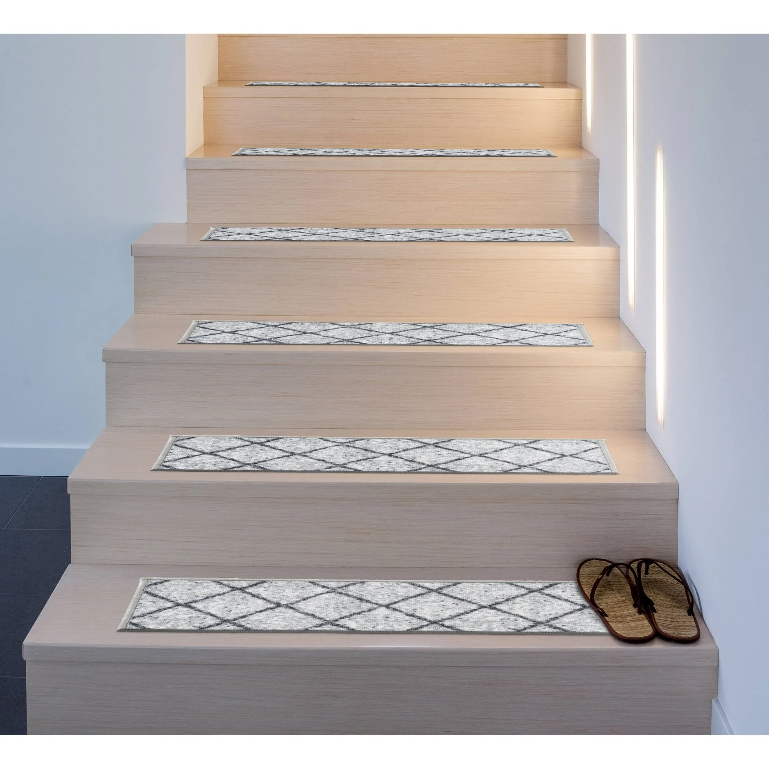 Rugshop Contemporary Trellis Non-Slip Stair Treads (Set of 4) 8.6" x 26" Cream/Light Gray