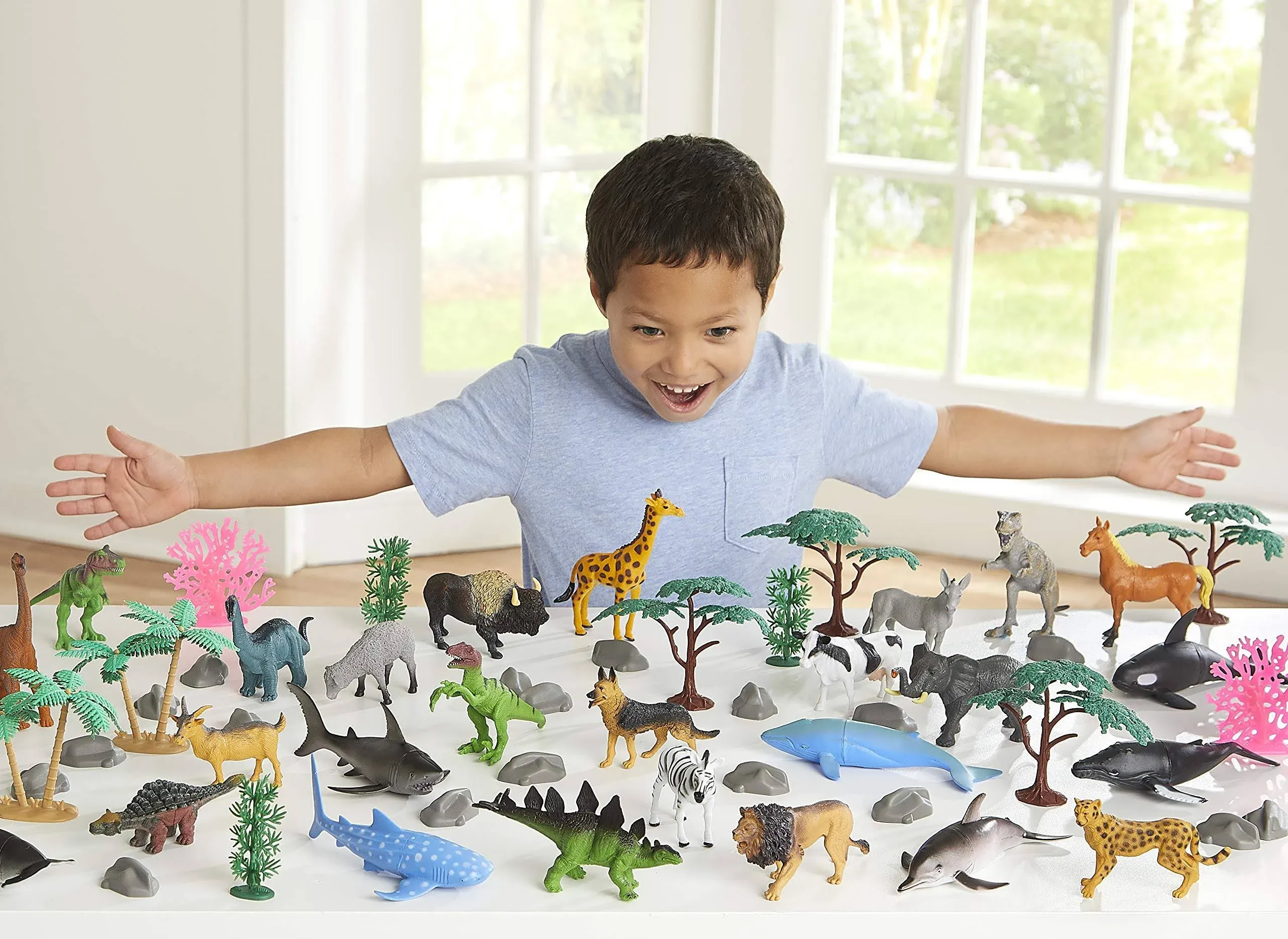 ANIMALS OF THE WORLD PLAYSET, 4-IN-1 SET, 61 PIECES