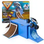 Monster Jam, Ship It & Flip It Transforming Playset with Exclusive 1: 64 Scale