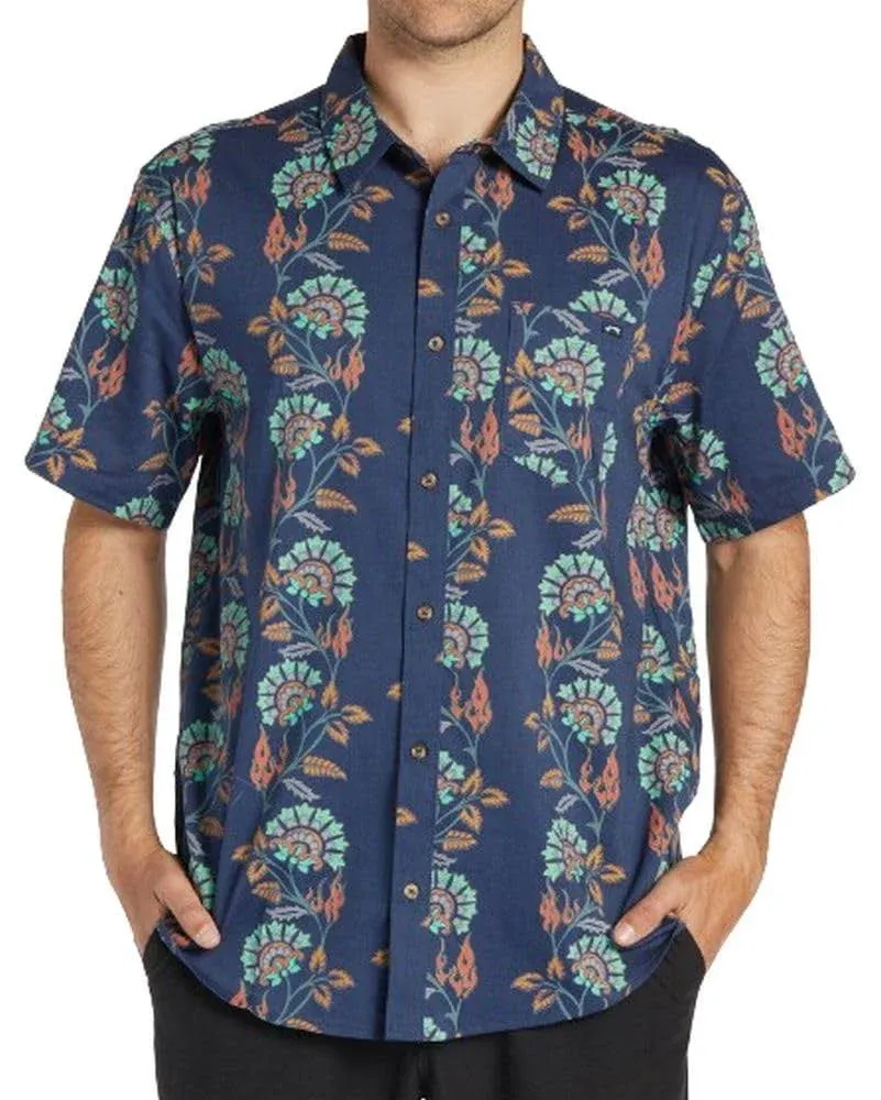 Billabong Men's Sundays Short Sleeve Shirt