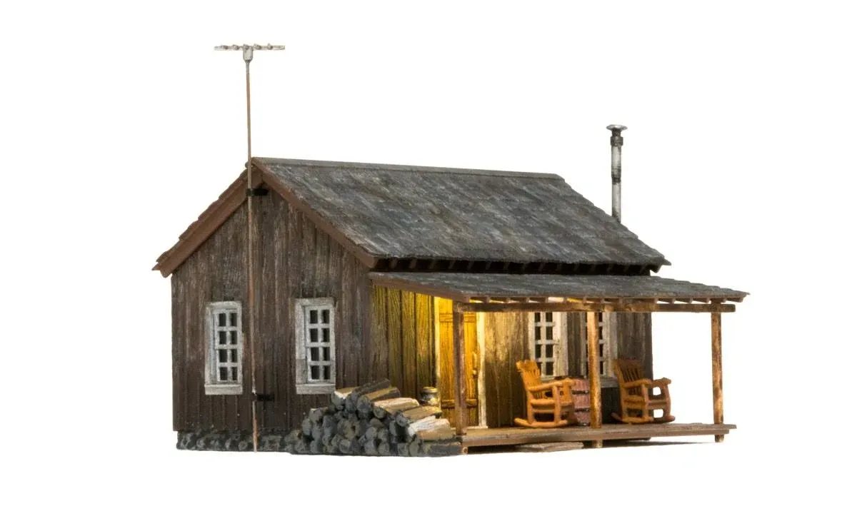 HO Scale Woodland Scenics BR5065 Just Plug Built &amp; Ready Rustic Cabin